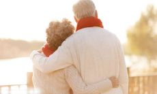 携手共度余生，让我们一起走向老年的美好生活吧！