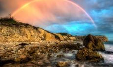 欢度中秋节的愉快祝福语句，愿您度过一个充满欢乐和温馨的节日！