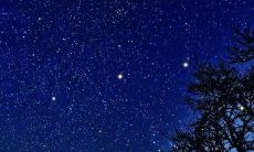 50个美妙优美的句子，描述迷人的星空世界