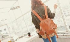 浮华的消退与人比烟花的寂寞度：让我们一起体验孤独的说说，激发眼泪哭涕的情感