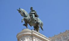 尝试类似废话生成器的尝试一下：《凯撒所坚守的座右铭：哲学力量引领权力重塑世界格局》