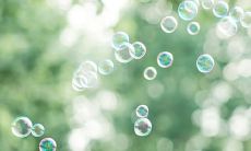 深刻反思人生经历所得的关于亲情的感悟和思考：一系列关乎爱与牵挂的句子