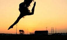 无限正能量：鼓舞人心的励志说说心情短语，激励你克服困难迎接挑战！