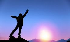 不管是在个人生活还是职场中，人品都是至关重要的因素——探讨人品如何影响个人与团队表现的座右铭