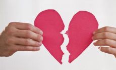 在分离之后遭受深深创伤的心灵的句子