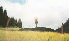 - 坚韧不拔的人生信条：励志箴言唤醒内心力量