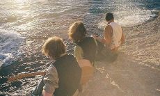 令人感动的友情美文，祝福与感谢之语，探索人类最深刻的情感 - 友谊的珍贵价值