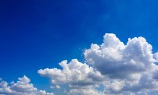 心情不佳的人用压抑的言辞表达内心负担与疲惫