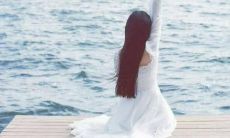 在欢快嬉戏中畅游清凉水中的愉悦感受：美妙的玩水时光