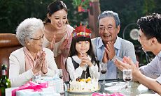 生日祝福句子大全：包括经典的生日祝福语、风趣幽默的生日祝福语、深情感人的生日祝福语等