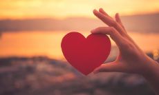 在这个充满挫折、苦涩和无助的人生旅途中，我们难免会有许多对生活失望的句子