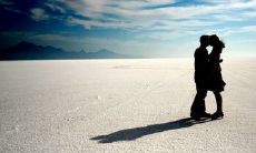 感人至深、令人深思的经典爱情名言，让你心醉神怡，直抵灵魂深处