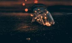 对过去做过的错误决定感到后悔的一句话