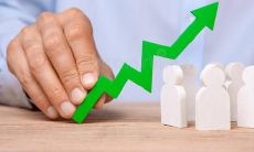 感恩公司：向我们提供经济稳定和职业成长机会的柱石，以及培养人才、传承价值观念的坚定支撑者