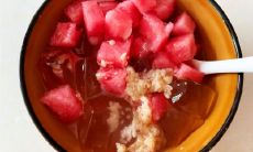 夏日情怀：沁人心脾的西瓜美学，独具艺术气质的唯美句集