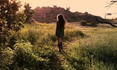 困扰心境、愁绪难消的令人疲惫不堪的压抑表达句子