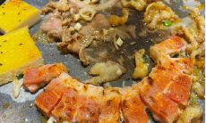 不再只是物欲与浮华，探讨“人间烟火”所蕴含的世事百态、情感纷争和人性较量的文案赏析