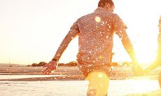 实现内心愿望不一定要拥有，因为喜欢是一种情感，而情感可以在不拥有的情况下被体验和享受