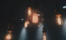 如何撰写一个引人入胜、情感丰富的回忆文案：探索回忆文学的艺术与技巧