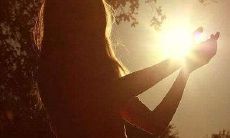 从心碎到失眠——抒发不同寻常的痛楚的句子表达方式