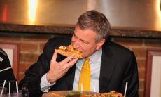 关于我们的饮食习惯和口味偏好的讨论，涉及到我们对不同食材、烹饪方式与健康饮食的认知和态度