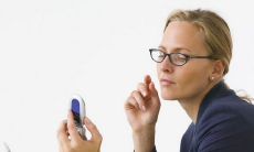 维护客户关系的温馨问候短信：向顾客发送的客户服务短信